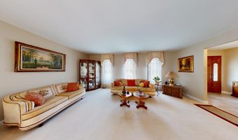 1608 E Crabtree Dr, Arlington Heights, IL 60004