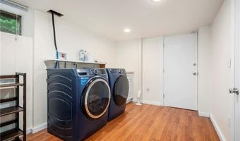 325 Shady Hill Dr, East Greenwich, RI 02818