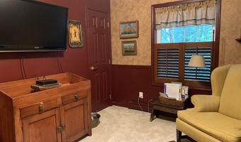 46 Club House Ln 9, Auburn, ME 04210