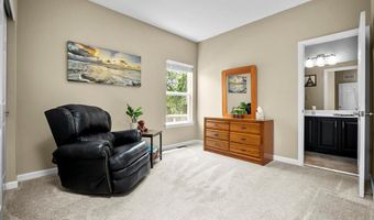 1136 New Ballwin Oaks Dr, Ballwin, MO 63021