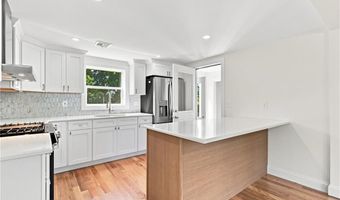 38 Winsor St, Cumberland, RI 02864