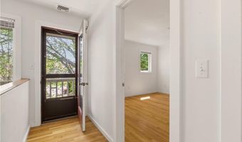 15 Hammersmith Rd 30A, Newport, RI 02840