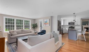 27 Christine Dr, Barrington, RI 02806