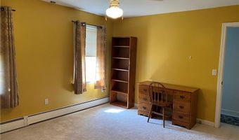 40 Aaron Ave Ave, Bristol, RI 02809