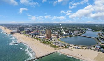 304 Deal Lake Dr 34, Asbury Park, NJ 07712