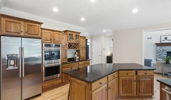 780 S Sussex Ct, Aurora, OH 44202