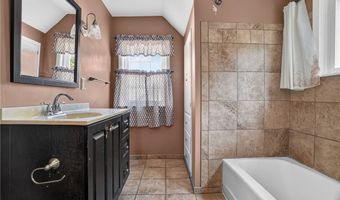 3912 Lake Rd W, Ashtabula, OH 44004