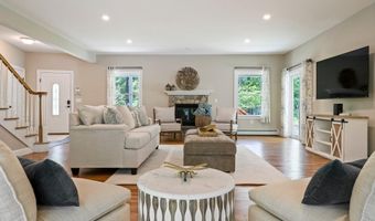 271 Red Gate Ln, Acton, ME 04001