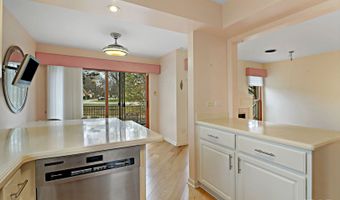 2060 N Charter Point Dr, Arlington Heights, IL 60004