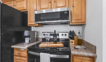 98-500 Koauka Loop 8N, Aiea, HI 96701