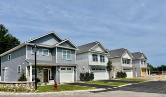 8 Fieldstone Ct 8, Bethel, CT 06801