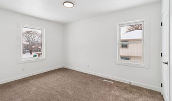 404 22nd Ave SW, Altoona, IA 50009