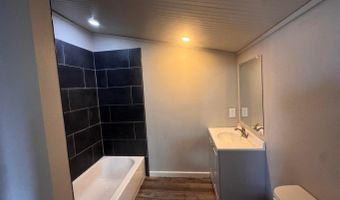 748 Brooks St, Batesville, AR 72501