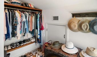 1858 Laurel Rd, Oceanside, CA 92054
