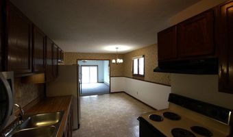 911 S Aldrich St, Aberdeen, SD 57401
