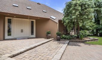 99 Holly Ln, Bayville, NJ 08721