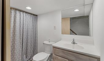 7578 BEACH Dr, Pasadena, MD 21122