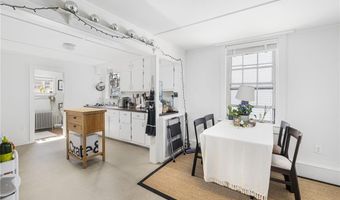 27 Franklin St, Newport, RI 02840
