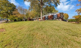 834 Westwood Dr, Ballwin, MO 63011