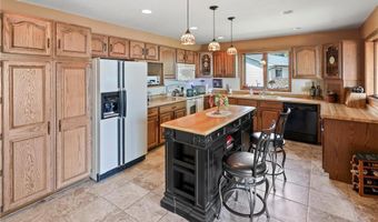 150 Lake Dr E, Annandale, MN 55302