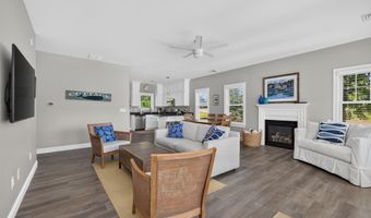 2 Kings Pine Ln, Arundel, ME 04046