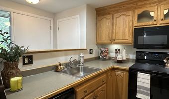 11 Pimlico Ct, Bedford, NH 03110