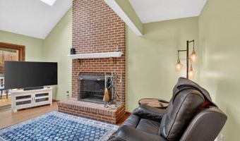 1202 VIKING Dr N, Arnold, MD 21012