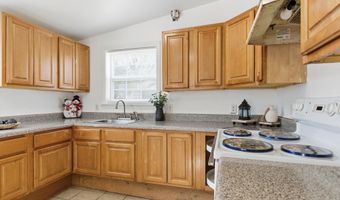 520 Bookter St, Bay St. Louis, MS 39520