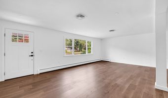 5 Butternut Dr, Bloomfield, CT 06002