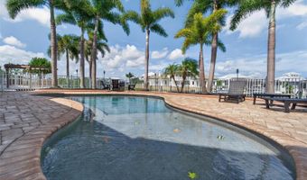 5722 SEA TROUT Pl, Apollo Beach, FL 33572