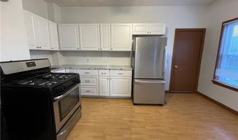 43 E St, Bristol, RI 02809