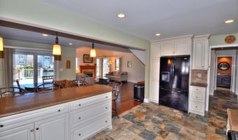 19 Centerboard Dr, Bayville, NJ 08721