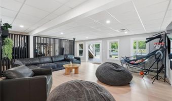 1264 Central Ave, Johnston, RI 02919