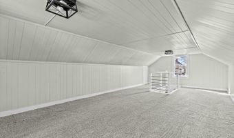 110 W Locust St, Aurora, MO 65605