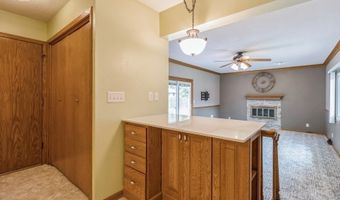 809 SE Sherman Dr, Ankeny, IA 50021