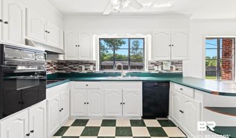 402 E Poplar St, Atmore, AL 36502
