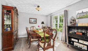 84 Country Hill Ln, North Kingstown, RI 02852