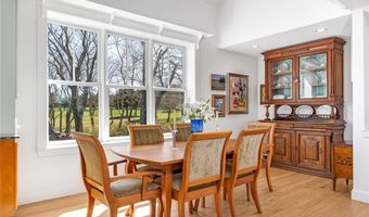 7 Clarkes Village Rd, Jamestown, RI 02835