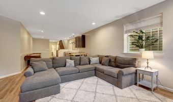 20405 SAVIN HILL Dr, Ashburn, VA 20147