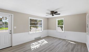 1831 S ONEIDA St, Appleton, WI 54915