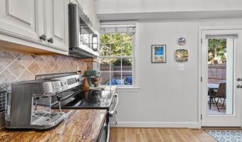 1111 N PITT St 1C, Alexandria, VA 22314