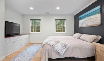 43 Darling Parke Dr, Bangor, ME 04401