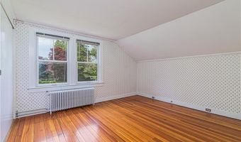 43 Standish Rd, Jamestown, RI 02835