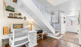 5720 Skyview Way E, Agoura Hills, CA 91301