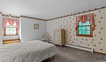 105 Newell Dr, Cumberland, RI 02864