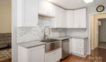 316 Pole Barn Dr, Asheville, NC 28806