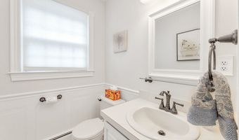 5 Strawberry Ln, Billerica, MA 01821