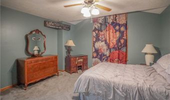 2641 Topflite Dr, Akron, OH 44312