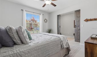 5052 WHITE CHICORY Dr, Apollo Beach, FL 33572