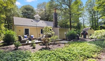96 Steamboat St, Jamestown, RI 02835